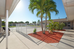 2728-SE-16th-Pl-Cape-Coral-FL-large-012-24-Courtyard-1500x1000-72dpi